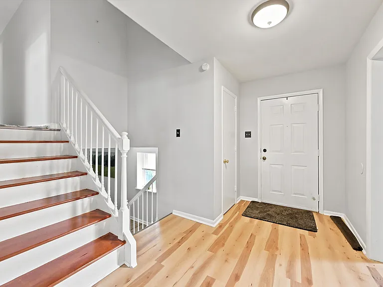 409 Dutton St — Photo 5