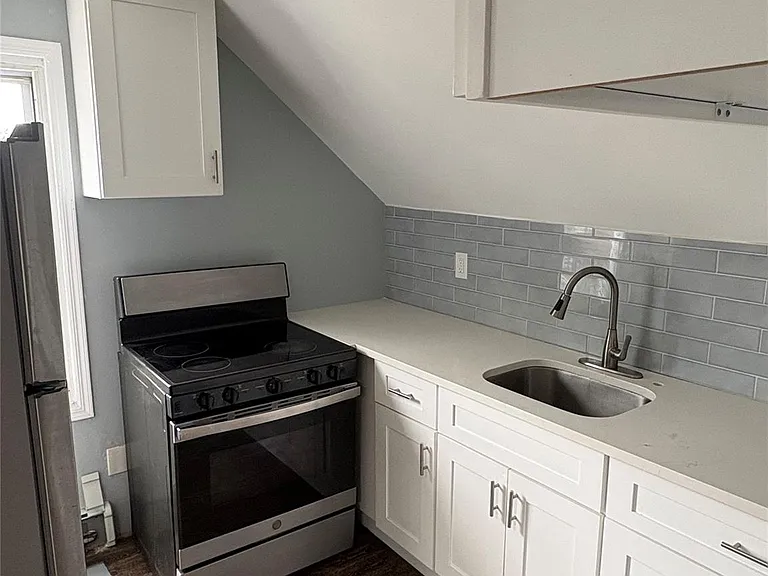 100 Merrick Rd — Photo 3