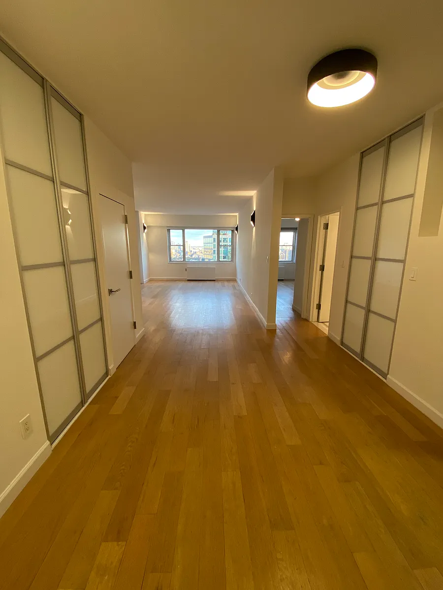 Building Photo - 60 E 8th St #23L