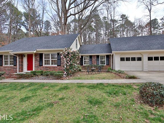 5th image of 1273 Hillcrest Way