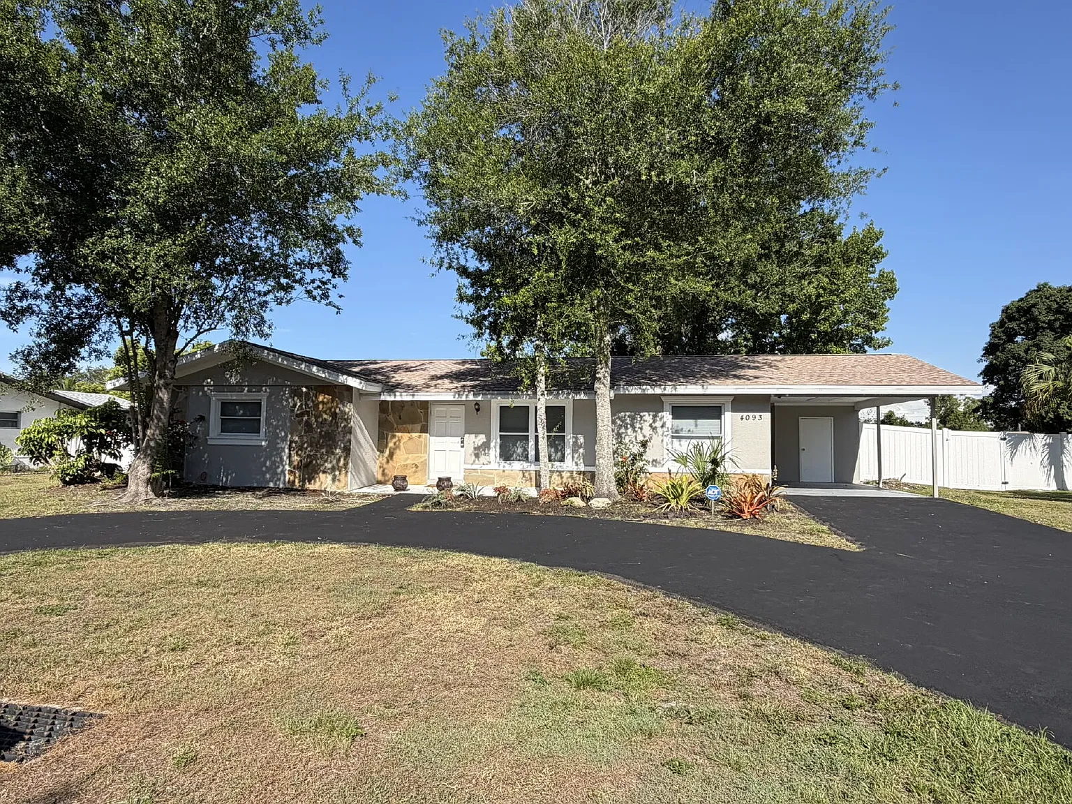 3 bed, 2.0 bath, 1343 sqft, $1,800 — Photo 2