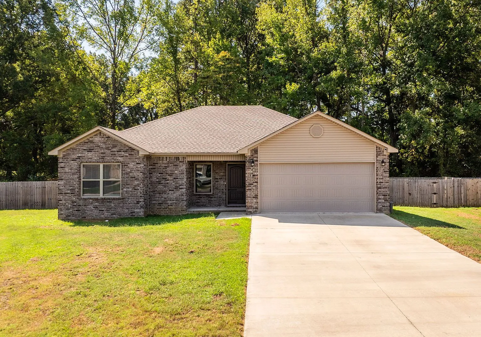 3BR/2BA Home with 2-Car Garage & Fenced Yard in Ward Available Now — Photo 2