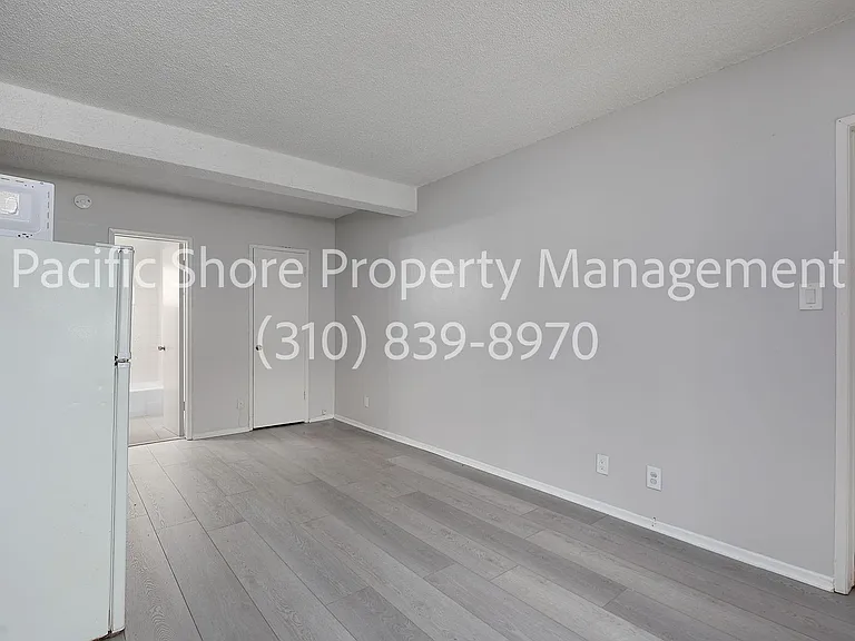 12610 Pacific Apartments — Photo 7