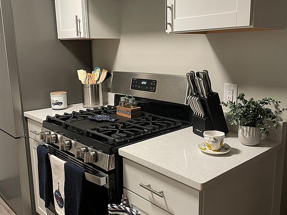 4th image of 1017 Grantwood Ave