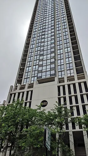 1122 N Clark St #1004 Photo 1