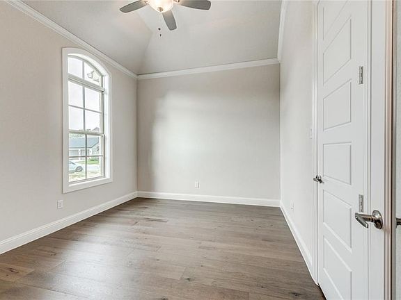 5th image of 400 Boonesville Bnd