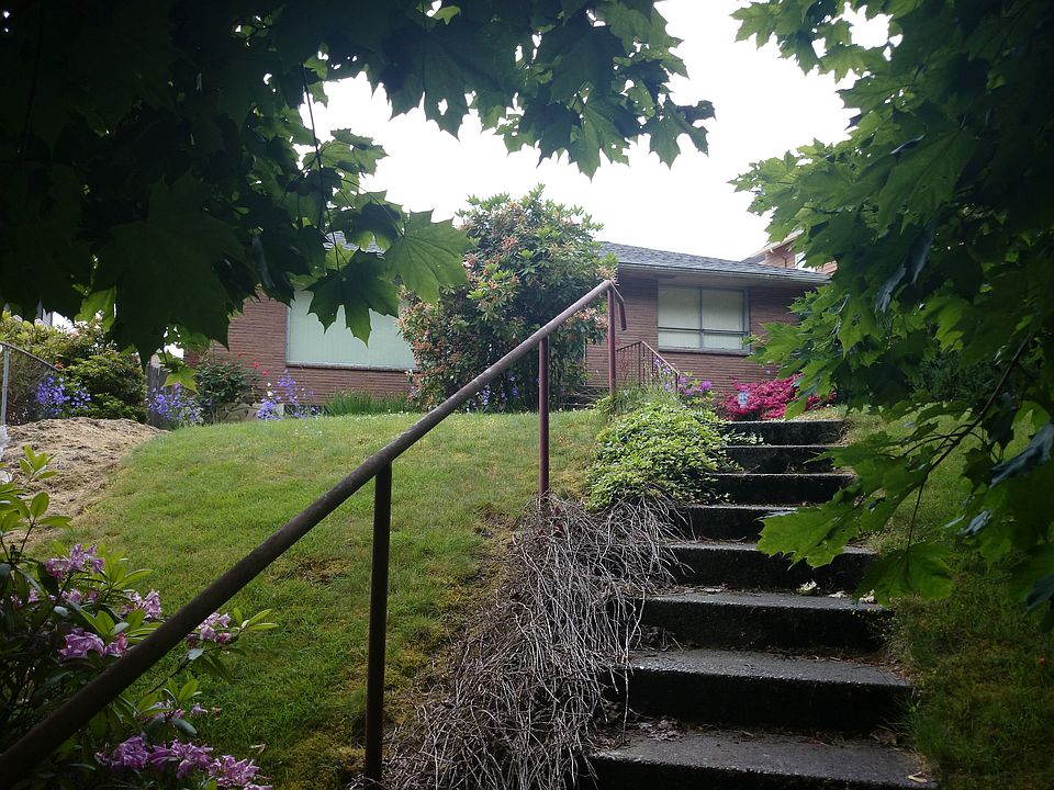 2nd image of 713 13th Ave E