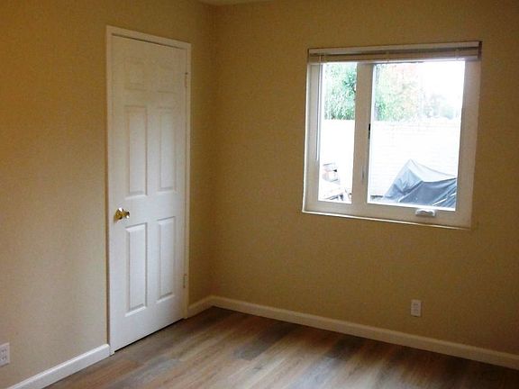 4th image of 1002 W Olive Ave APT 1