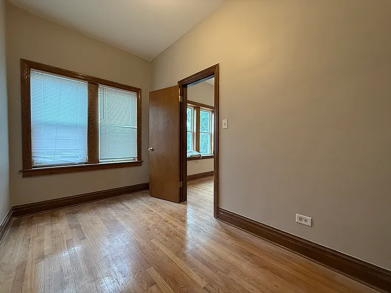 2042 W Chicago Ave #3F — Photo 12