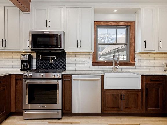 2nd image of 114 Gifford Road