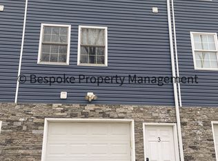 3 Windsor Dr, Bridgeport, WV 26330