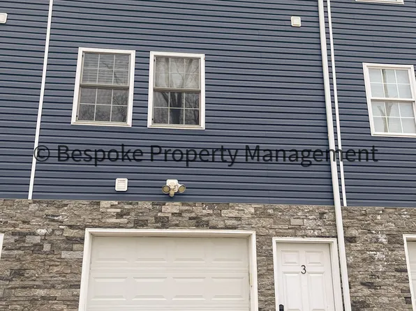 3 Windsor Dr, Bridgeport, WV 26330