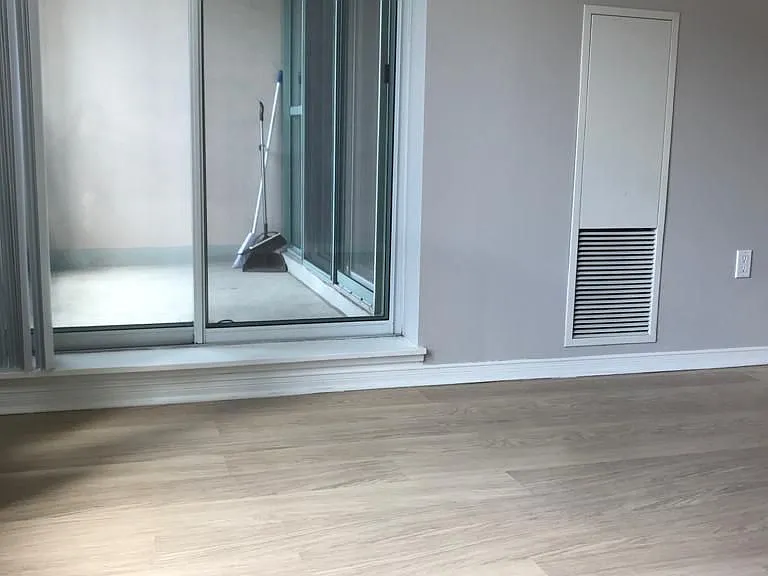 887 Bay St #1009 — Photo 10