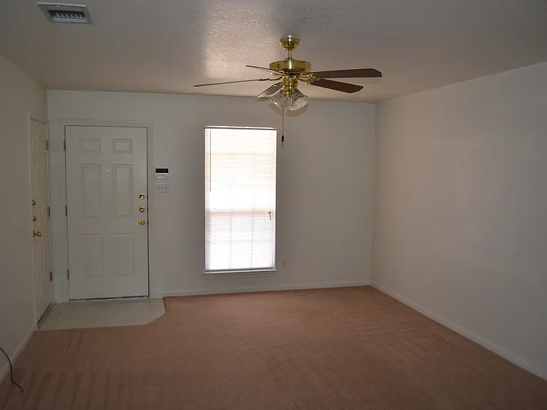 2204 Wildewood Dr — Photo 20