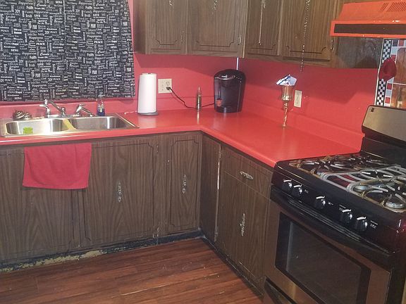 4th image of 211 Woodvale Ave