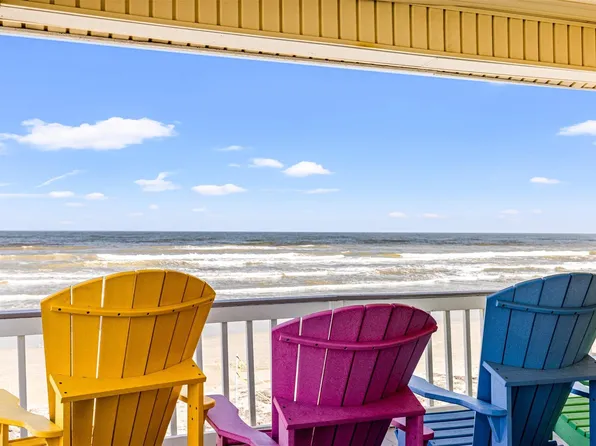 4227 Ghost Crab Ln, Galveston, TX 77554