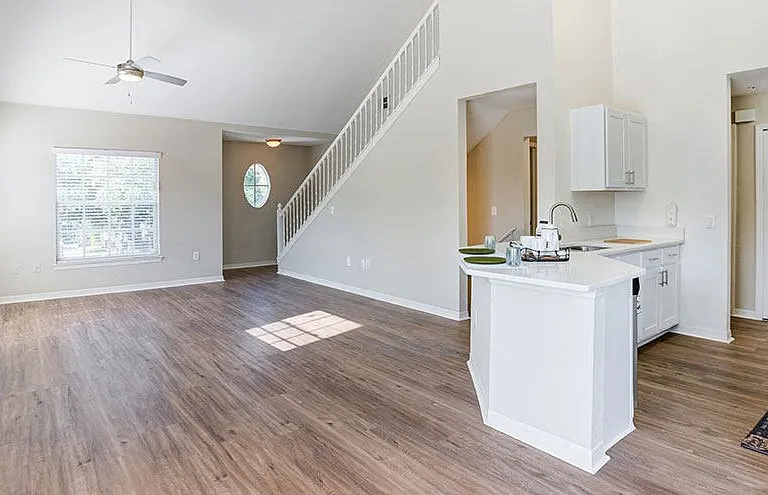 Windermere at Lakes Edge Apartments — Photo 11