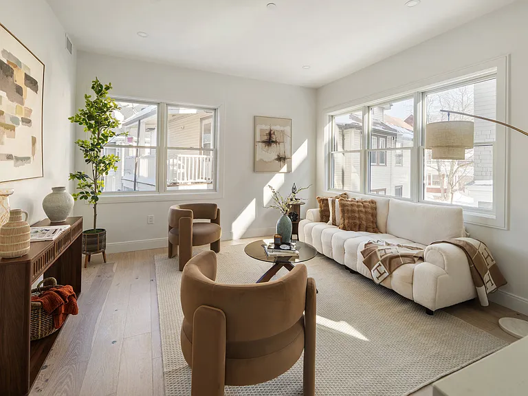 140 Shirley St #206 — Photo 4