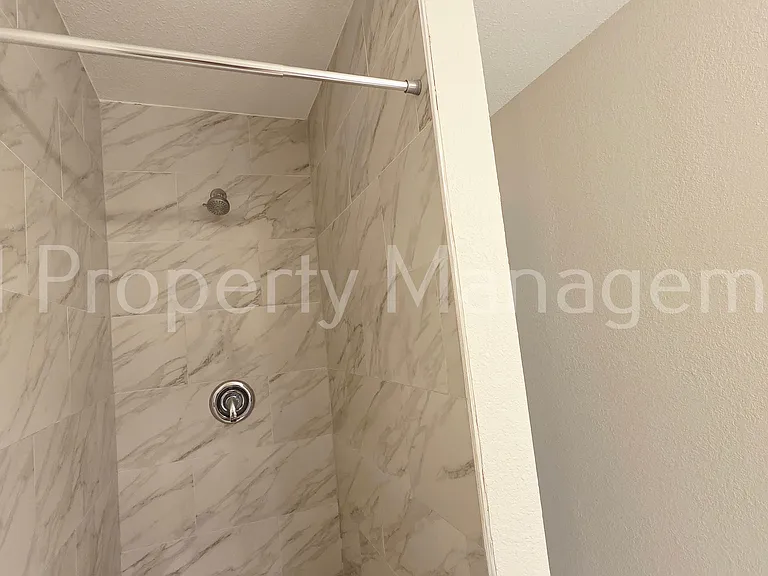 314 16th St W — Photo 12