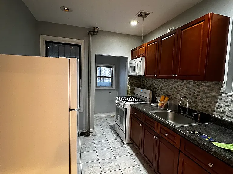 1984 Daly Ave #1 — Photo 5