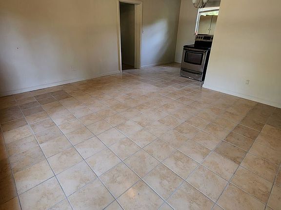 3rd image of 241 Aquamarine Dr