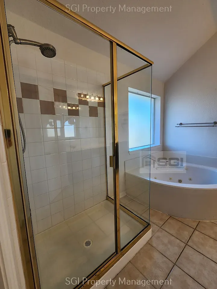 4 bed, 3044 sqft, $2,993 — Photo 4