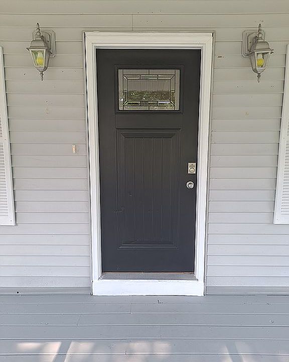 1st image of 409 N Shawnee Blvd