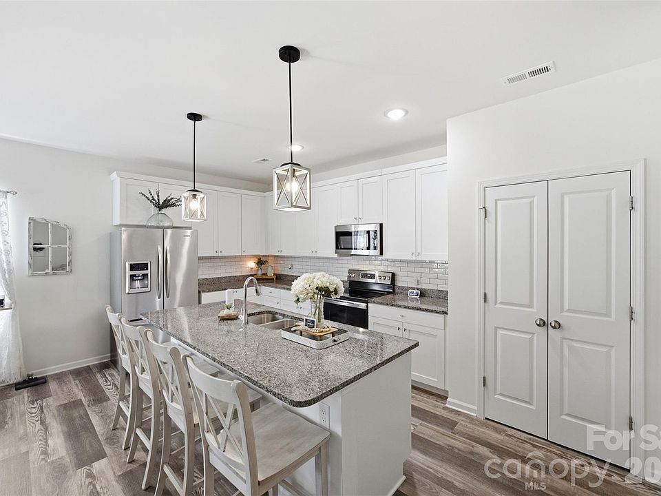 1st image of 4757 Lama Ln
