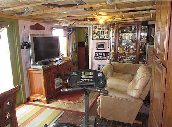 4th image of 2324 Highway 98 E
