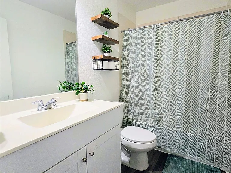 19506 Caymus Dr — Photo 16