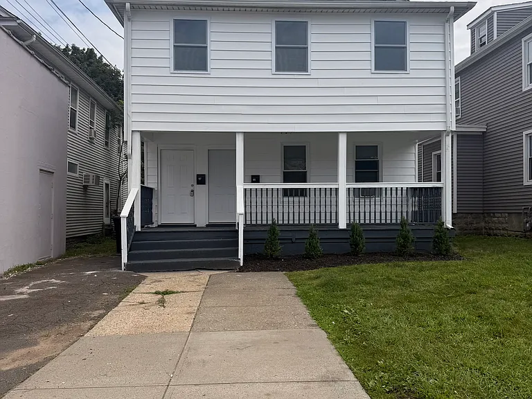 105 Bridgeport Ave #2 — Photo 2