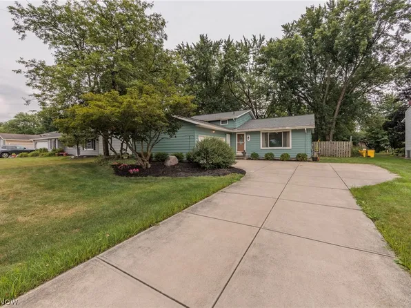 20469 Homestead Park Dr, Strongsville, OH 44149