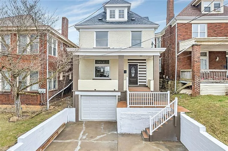 4 bed, 2.5 bath, 1818 sqft, $2,300 — Photo 1
