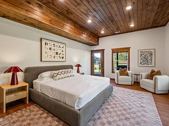 12th image of 3005 Nellie Dr