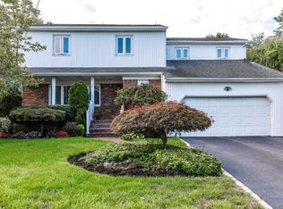 1726 Ann Rd, Merrick, NY 11566