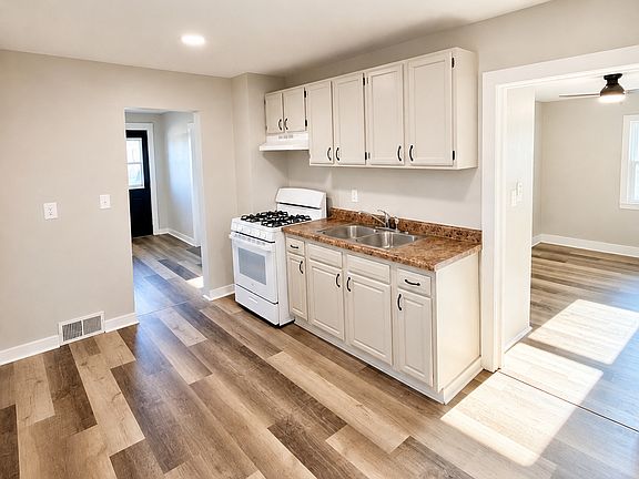 4th image of 929 46th St #1