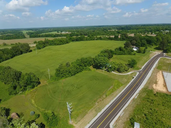740 Travis Rd, Martin, TN 38237