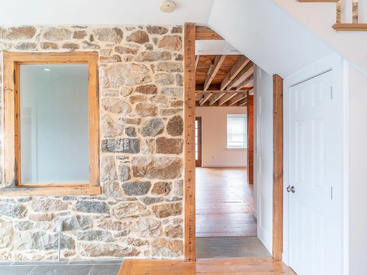 2519 Northwood Ave — Photo 4