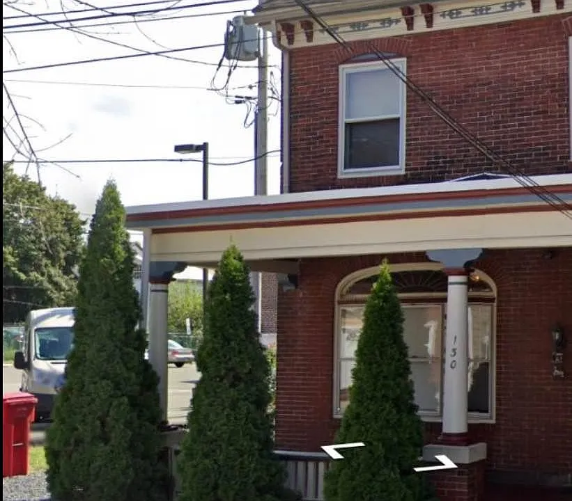 130 Chestnut St #2