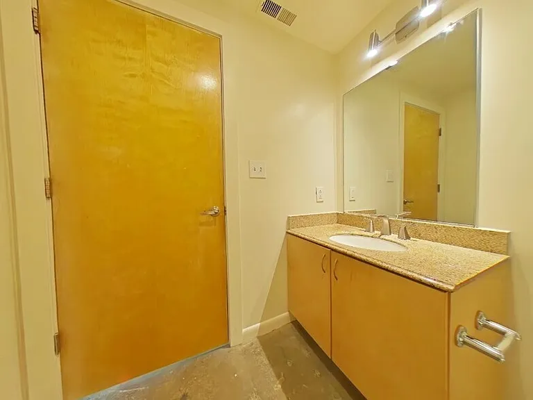 1011 W Marshall St #130 — Photo 6