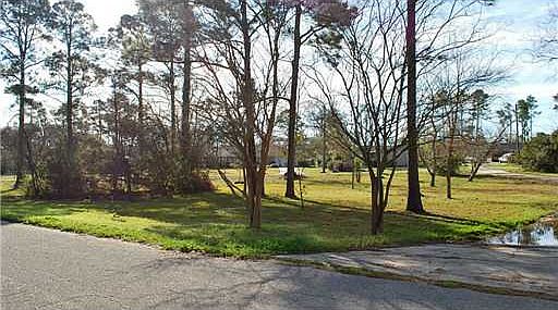 1st image of 135 Bayou Cir
