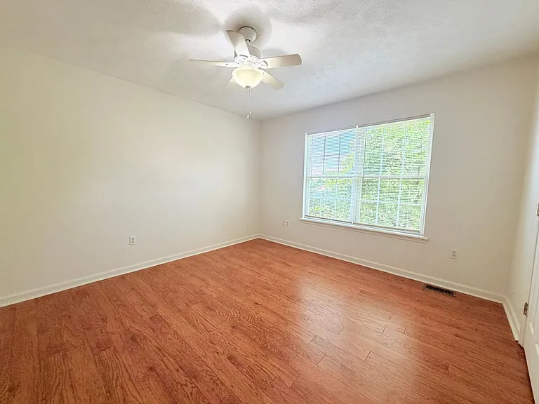 1000 Heathcliff Dr — Photo 8