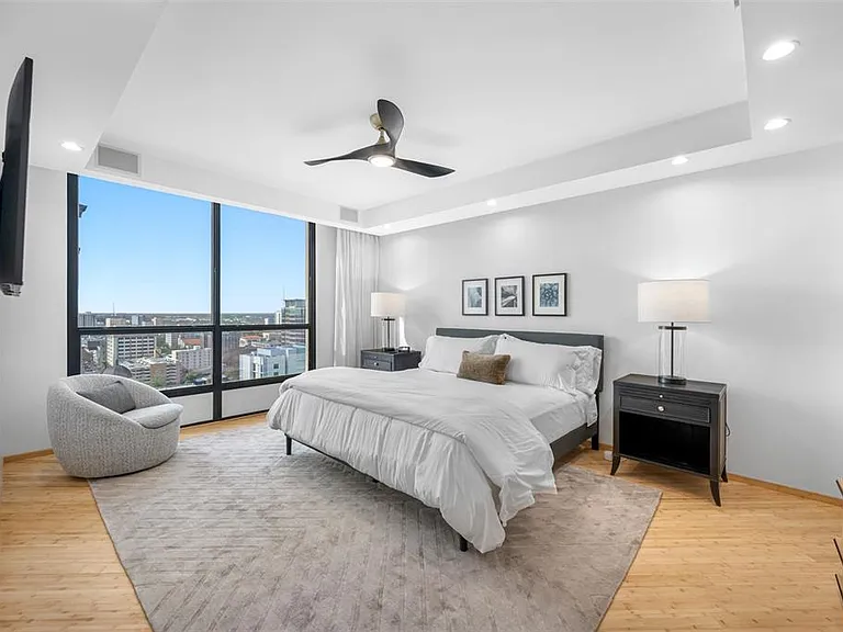 1 Beach Dr SE #2211 — Photo 33