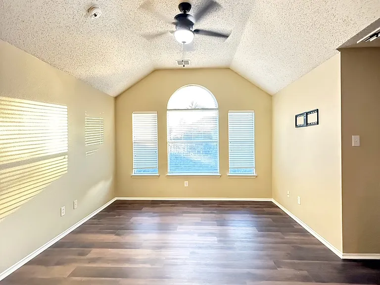 7172 Saint Augustine Dr — Photo 14