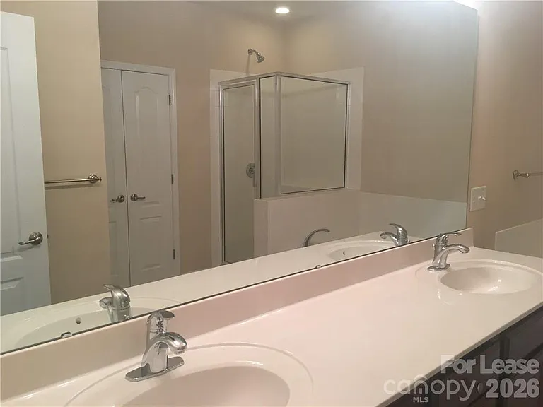9916 Evergreen Terrace Dr — Photo 16