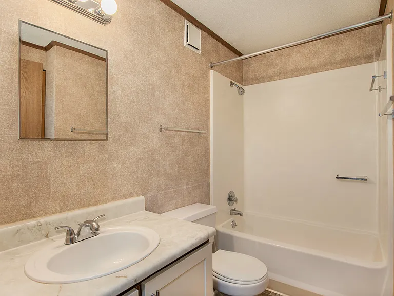 Pineridge Apartments — Photo 11