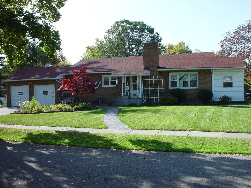 Welcome to 31 Oakwood Drive