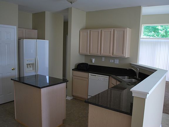 5th image of 971 Hill Ave