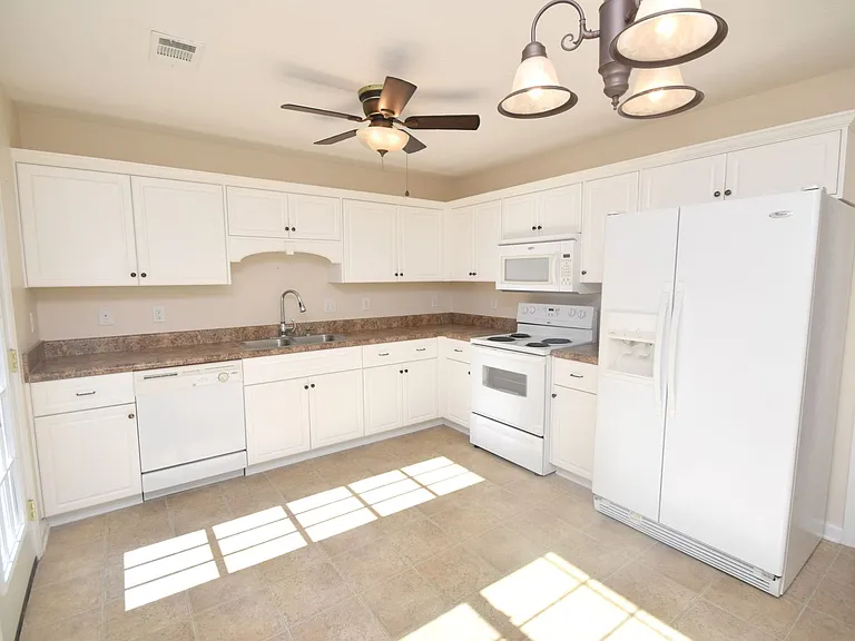 336 Belair Rd — Photo 2