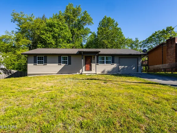 613 Red Bud Ln, Oliver Springs, TN 37840